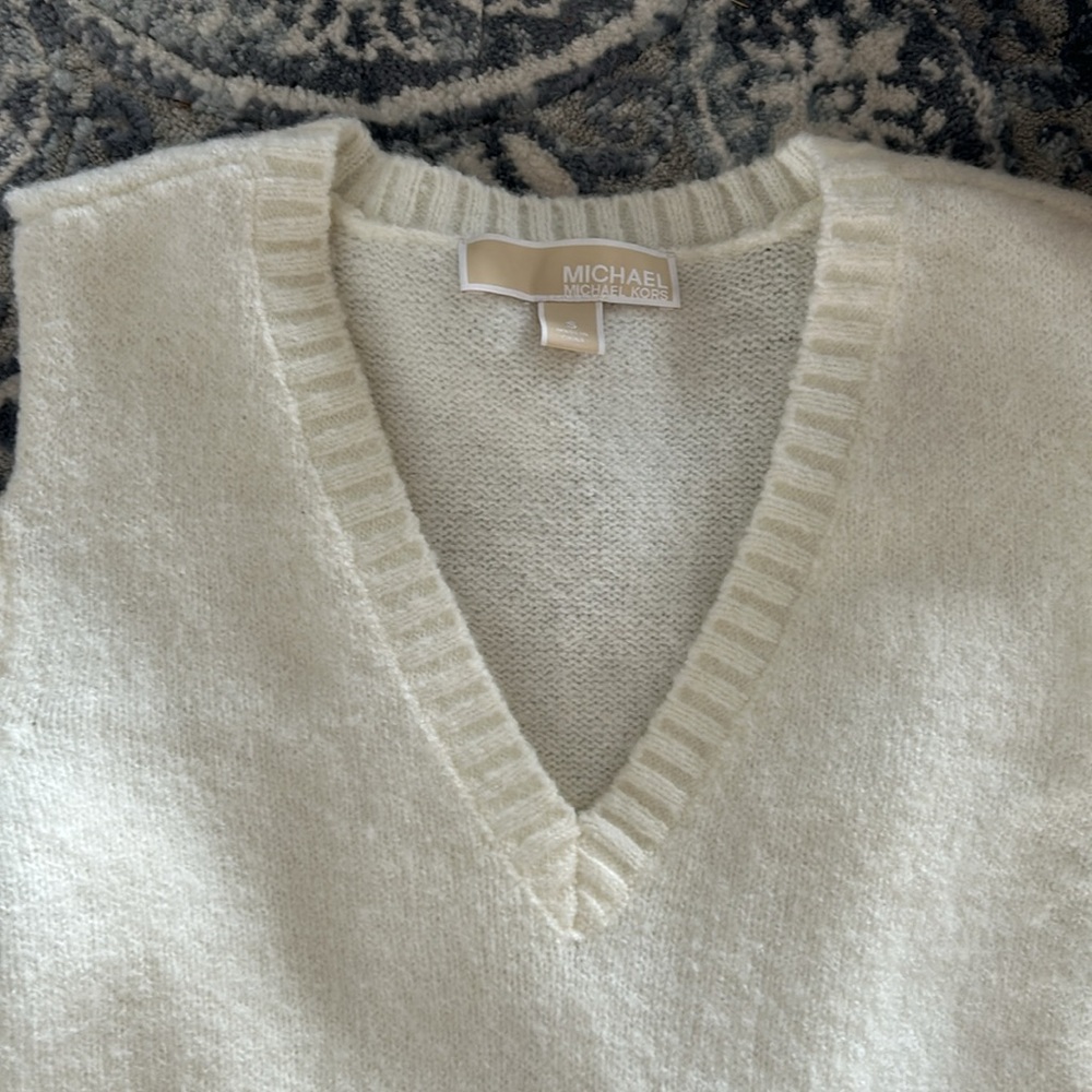 Michael Kors Cream Cold Shoulder V Neck Sweater Small - Picture 2 of 6